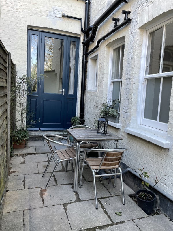 Room Langham Road in Greater London