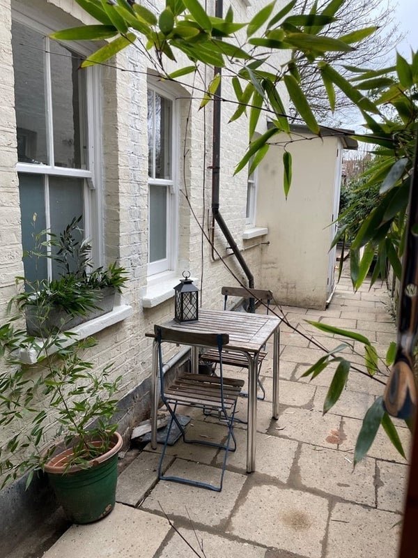 Room Langham Road in Greater London