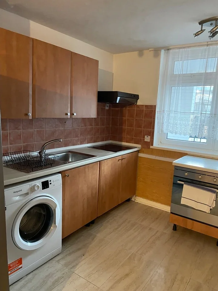 Flat Manchester Road in Greater London