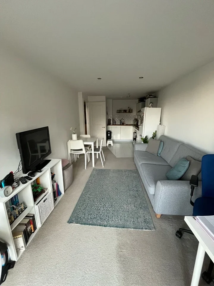Flat Durnsford Road in Greater London
