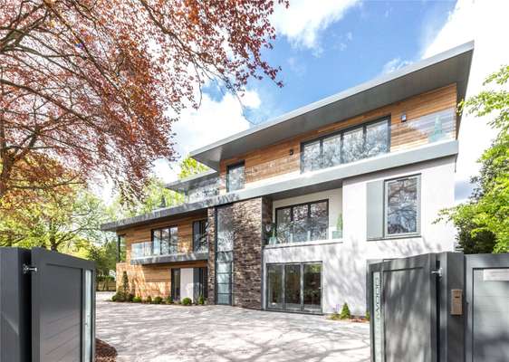 Flat Blossomfield Road in Metropolitan Borough of Solihull