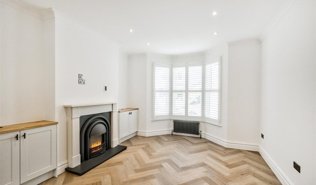 House Rosaville Road in Greater London