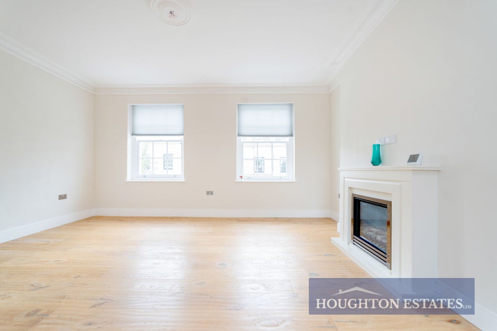 Flat Bristol Gardens in City of Westminster