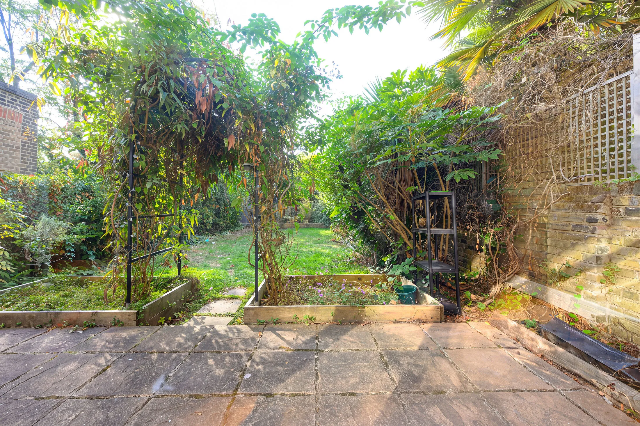 Flat Greencroft Gardens in Greater London