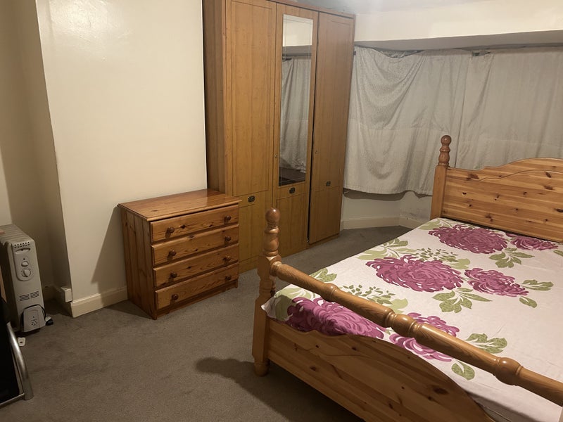 Room Arden Road in Birmingham