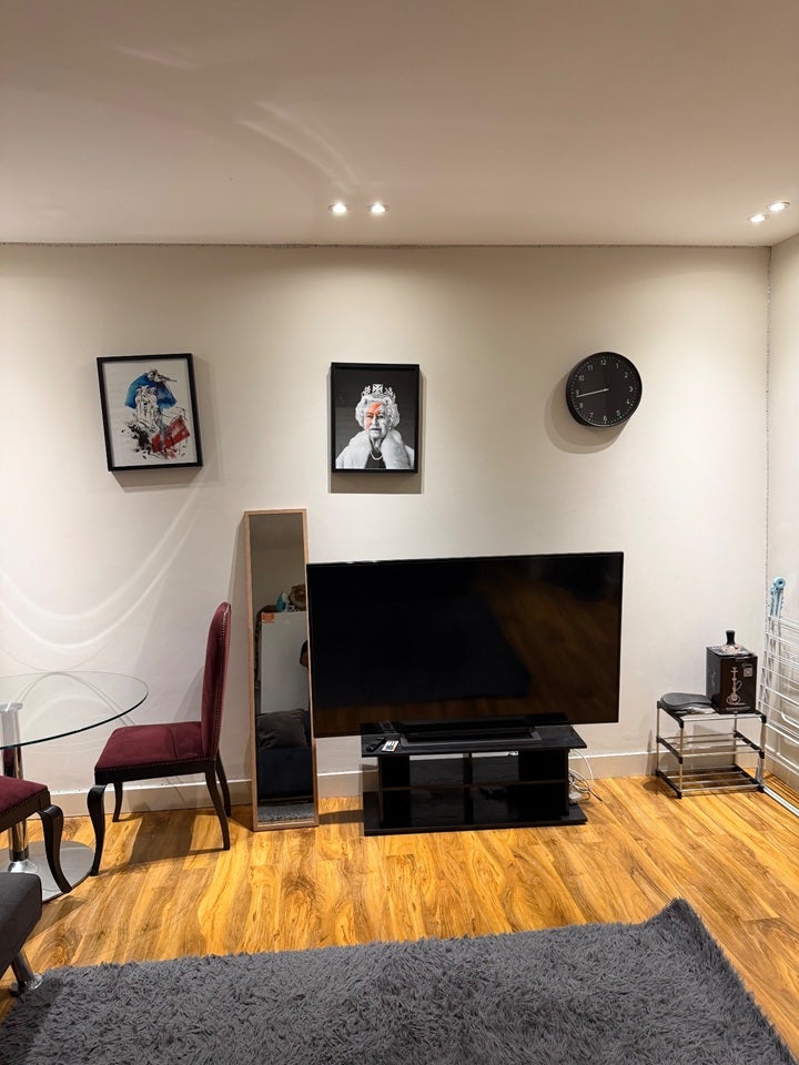 Flat Elgin Avenue in City of Westminster