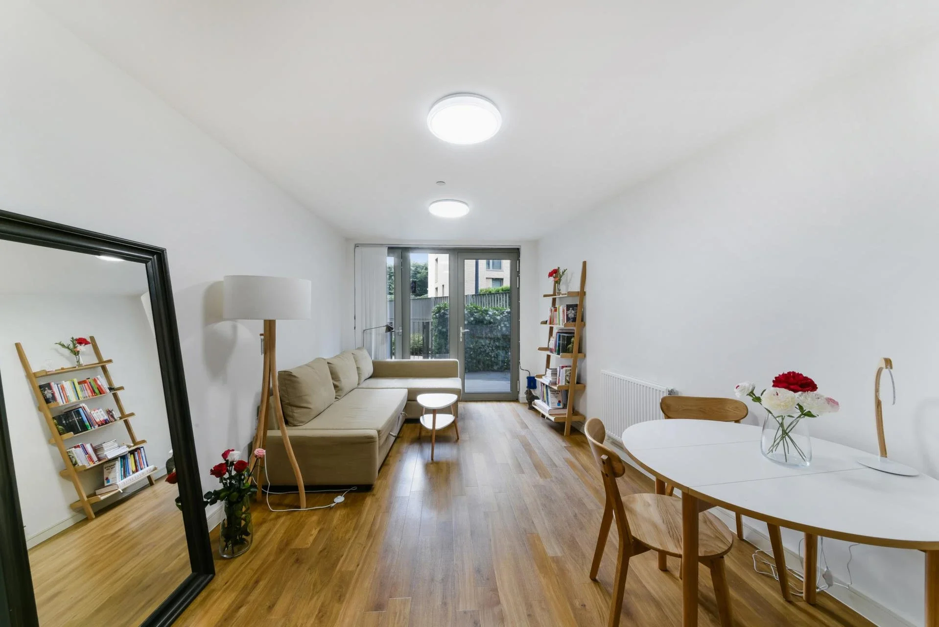 Flat Booth Road in Greater London