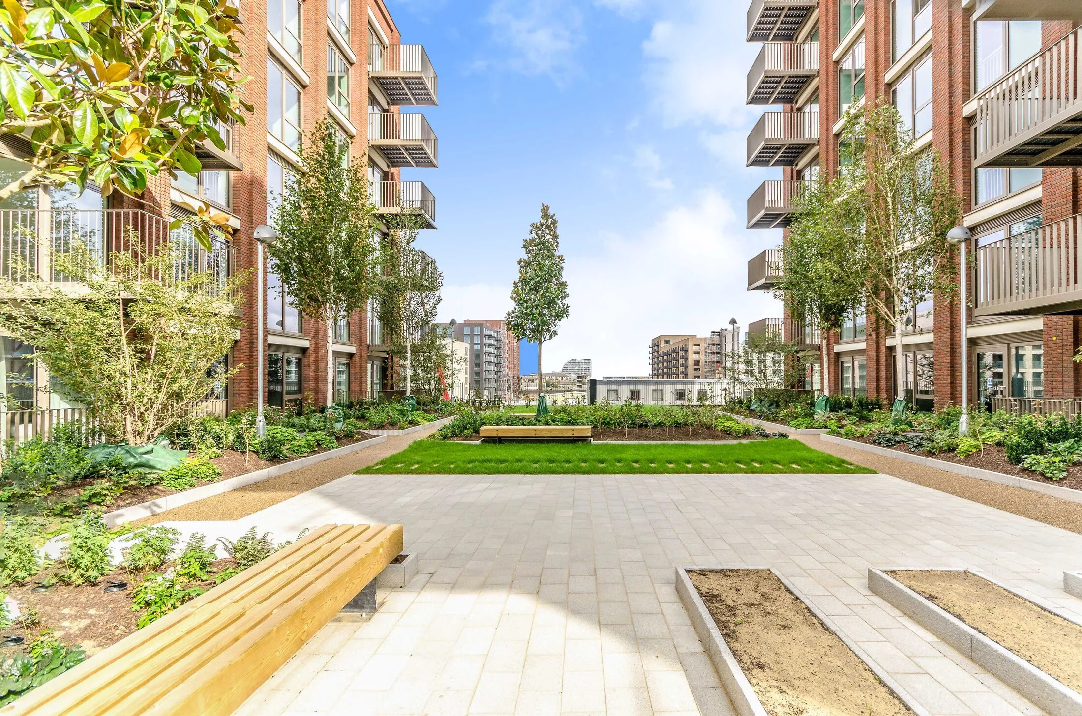 Flat Royal Crest Avenue in Greater London