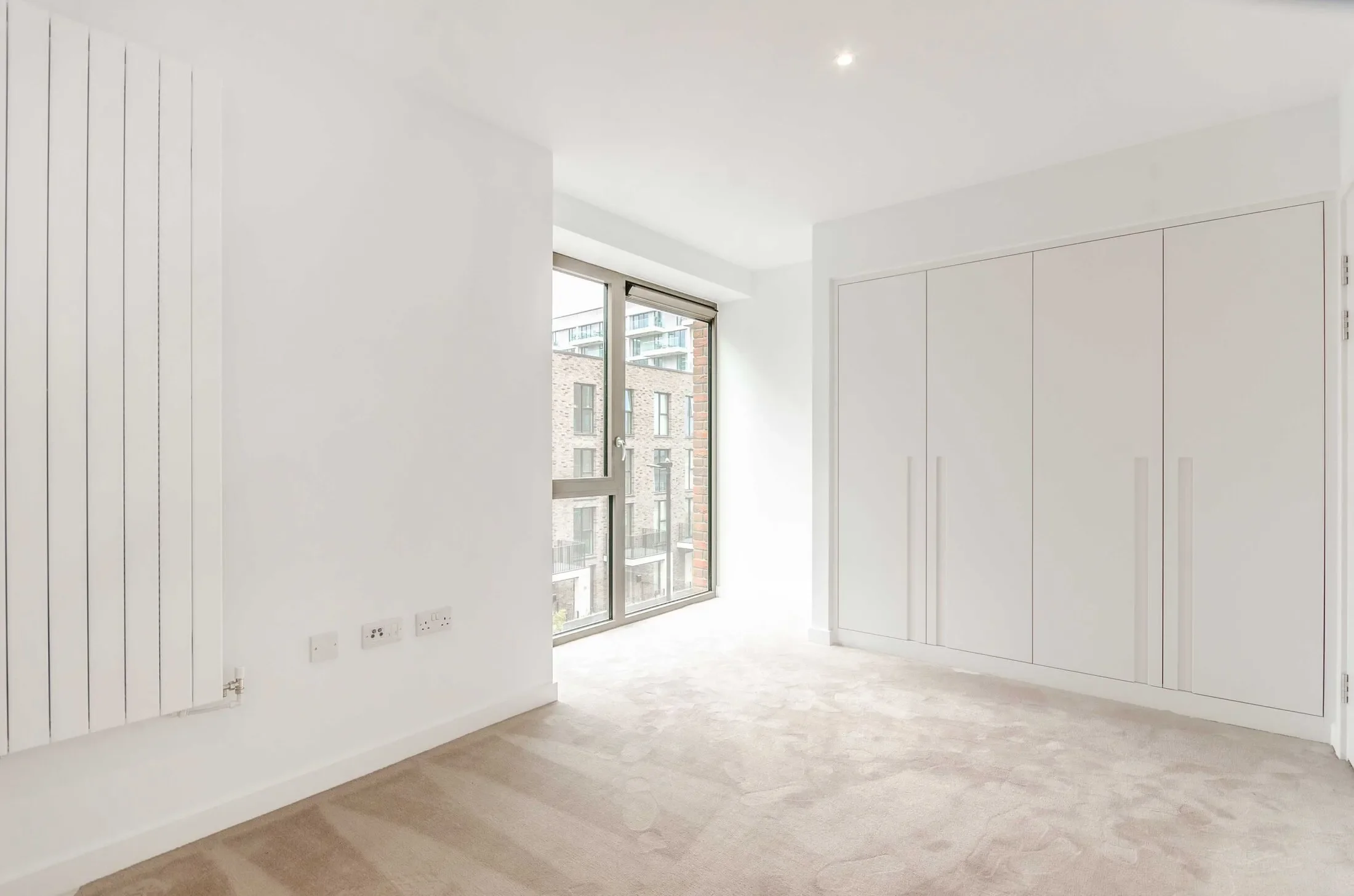 Flat Royal Crest Avenue in Greater London