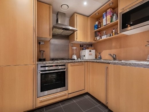 Flat Fulham Road in Greater London