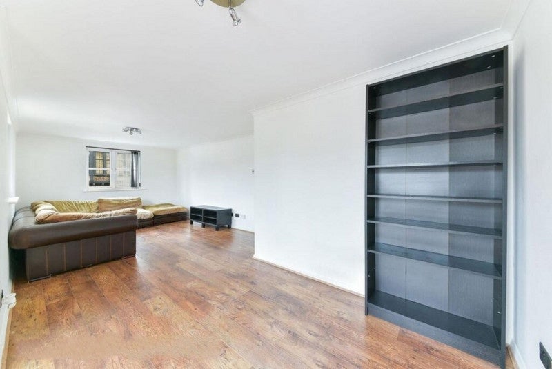 Flat Whitstable Place in Greater London