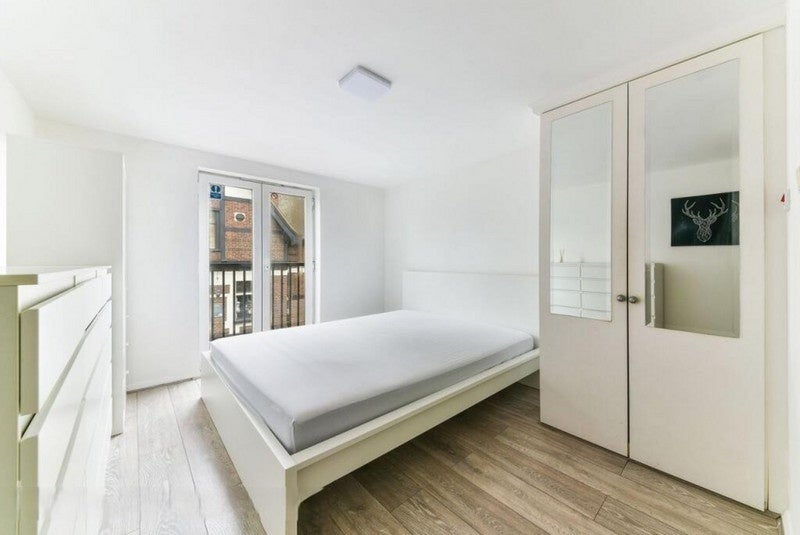 Flat Whitstable Place in Greater London