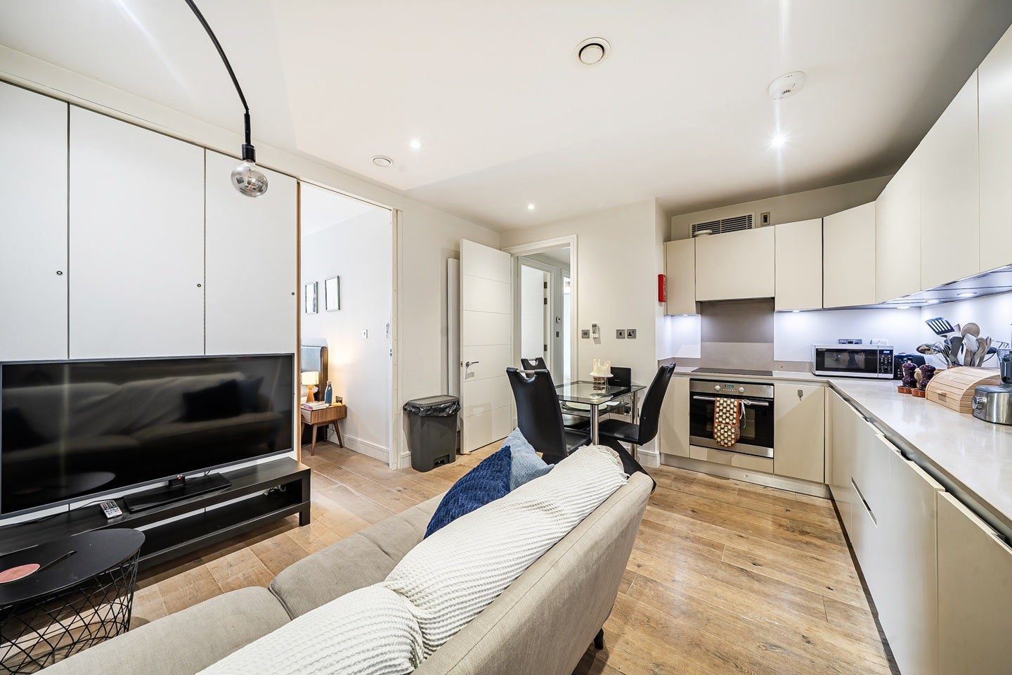 Flat Clifton Terrace in Greater London