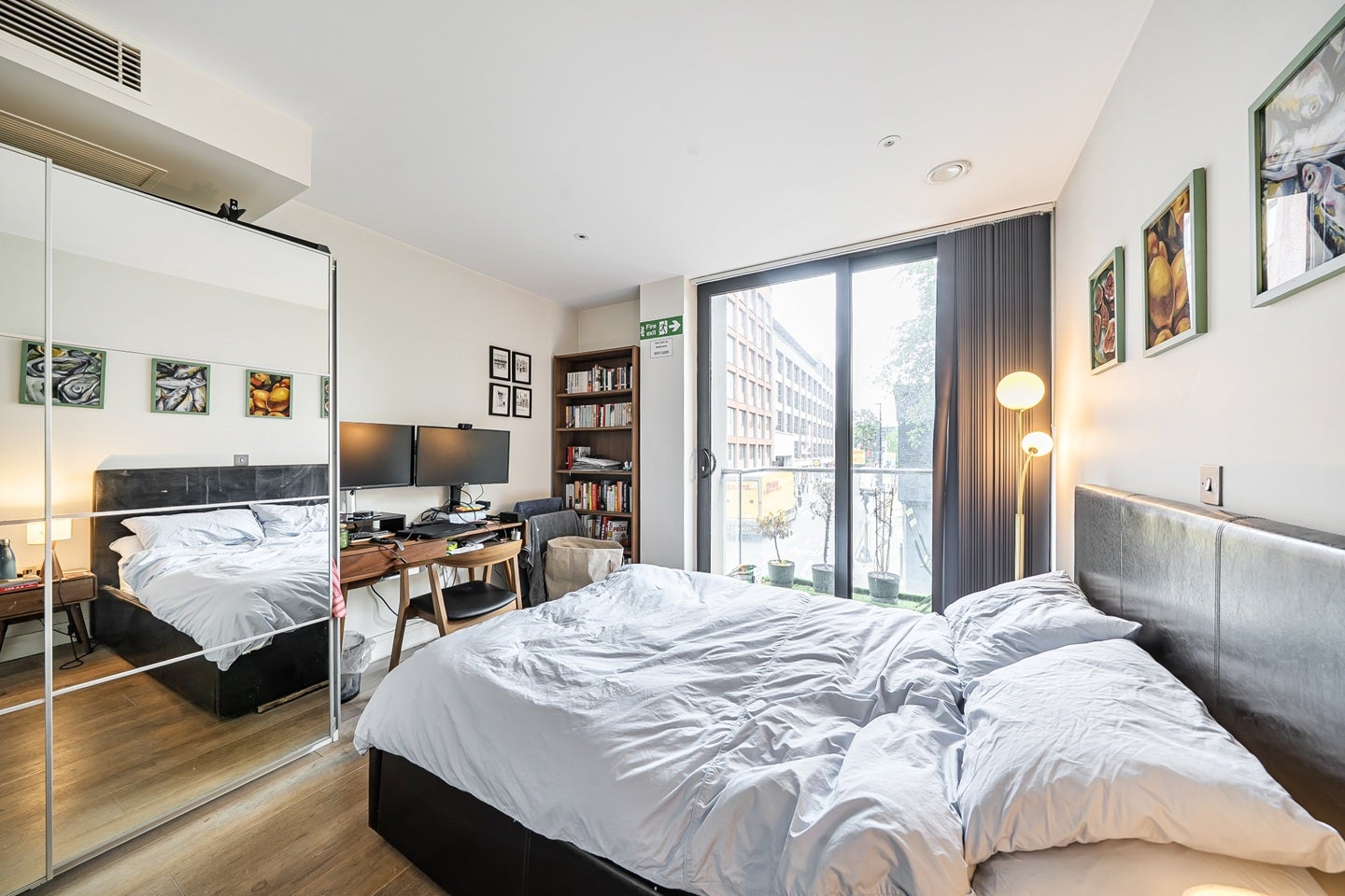 Flat Clifton Terrace in Greater London