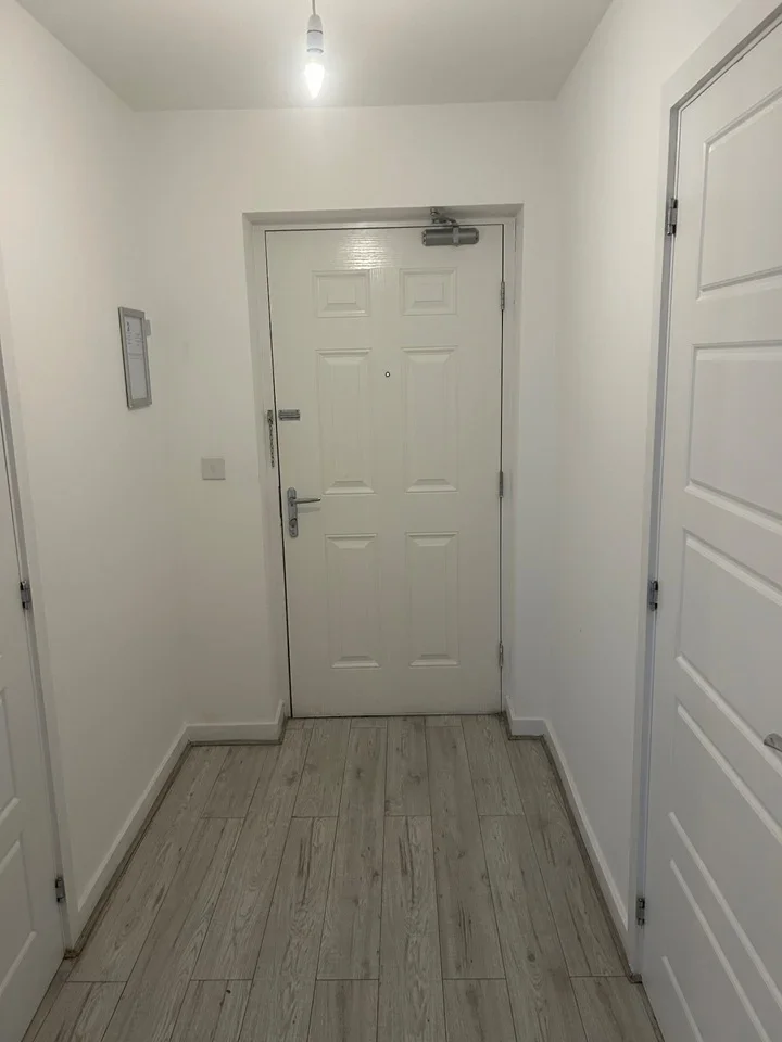 Room Tower Court in Greater London