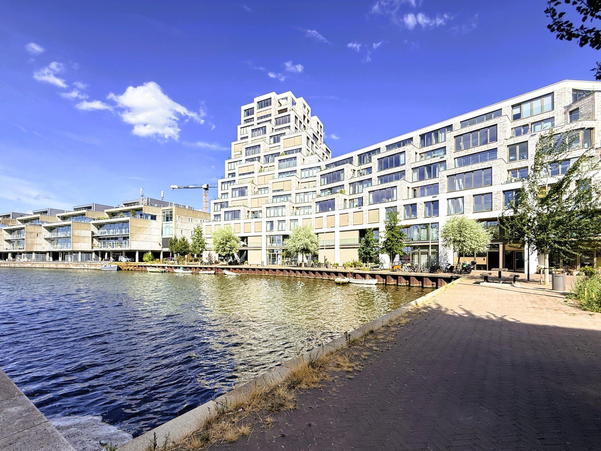Flat Cruquiusweg in Amsterdam