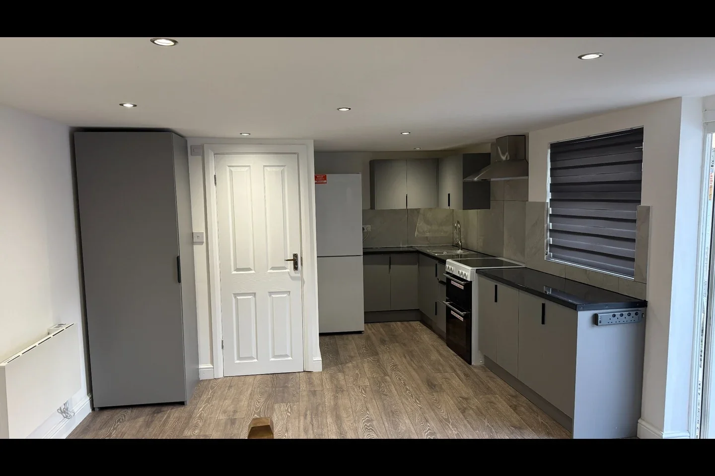 Flat Penderel Road in Greater London