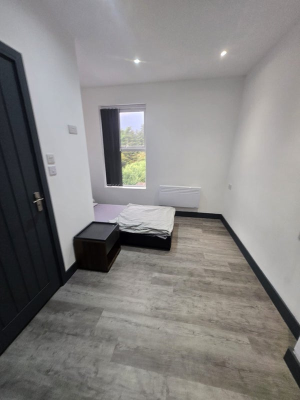 Room Providence Road in Greater London