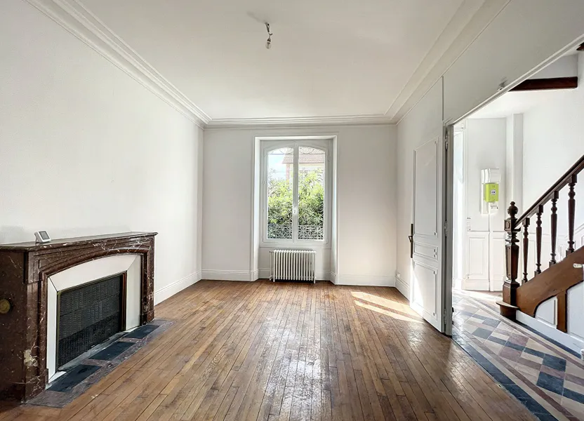 House Rue Henri Millet in Romilly-sur-Seine