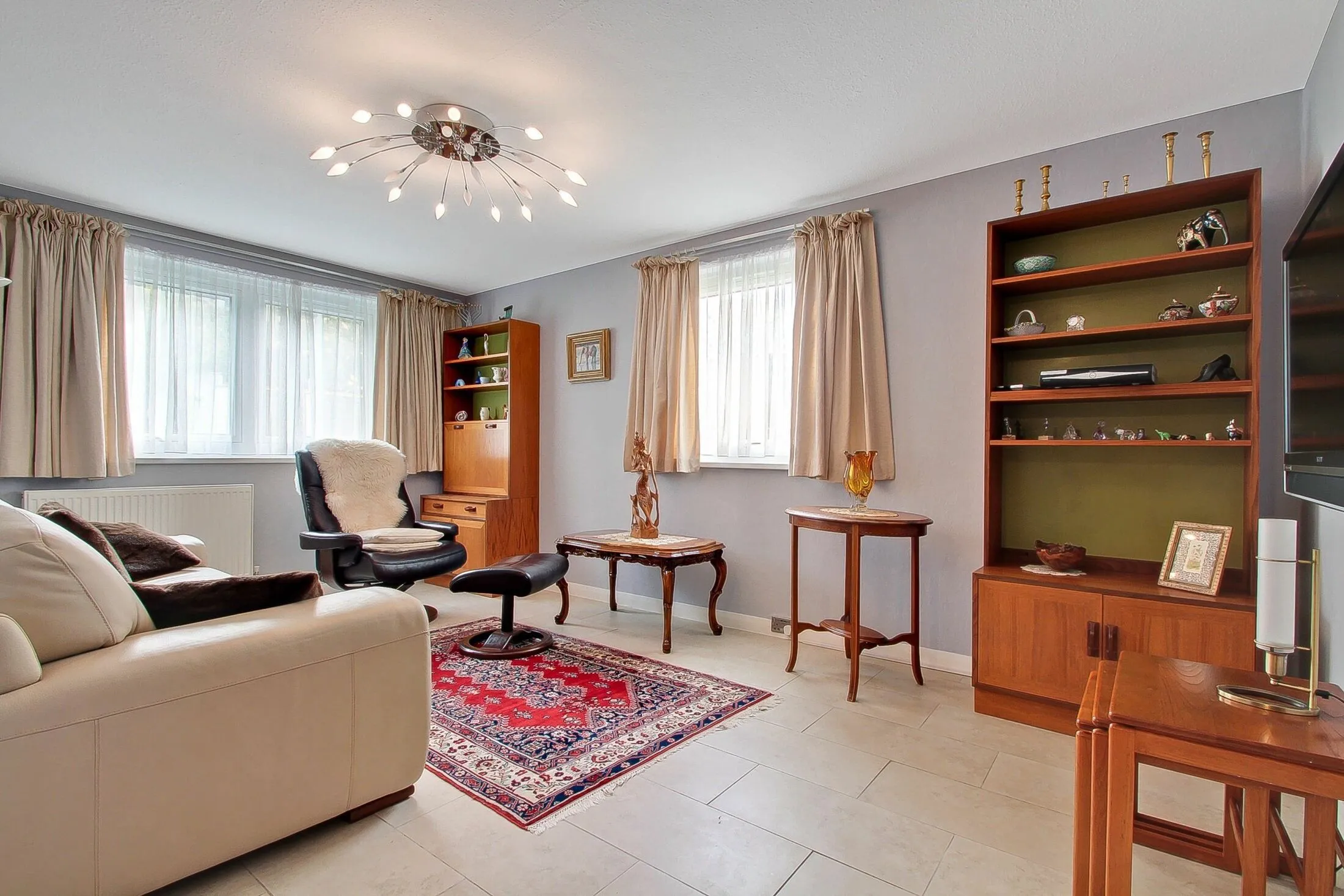 Flat Hamlets Way in Greater London