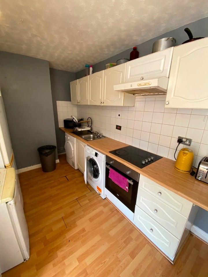 Room Harbridge Avenue in Greater London