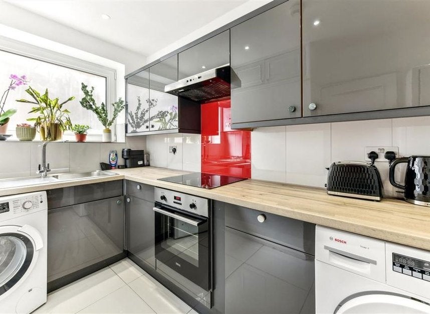 Flat Queensborough Mews in City of Westminster