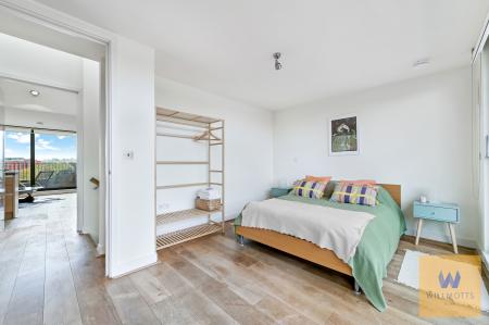 Flat Great West Road in Greater London