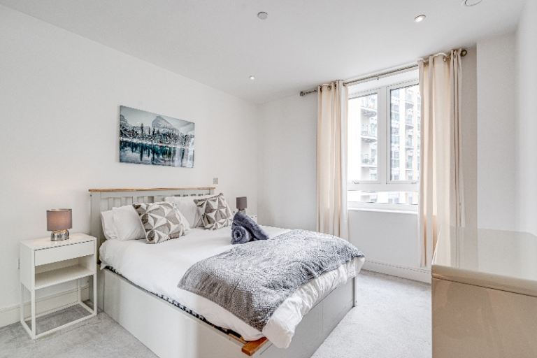 Flat Bridges Court in Greater London