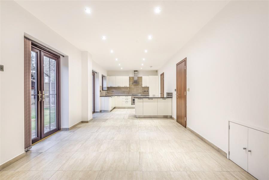 House Orchard Drive in Woking