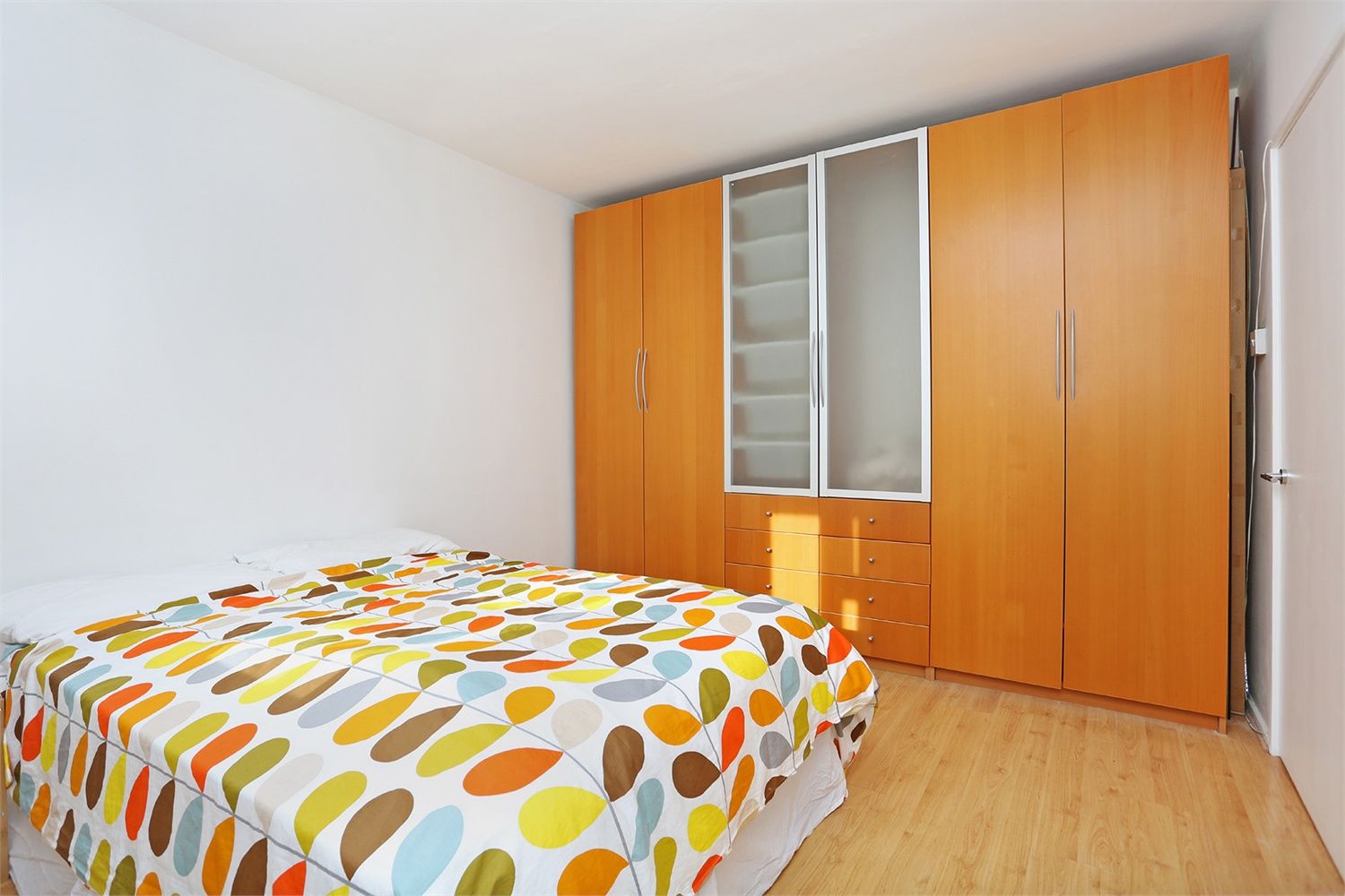 Flat Benbow Road in Greater London