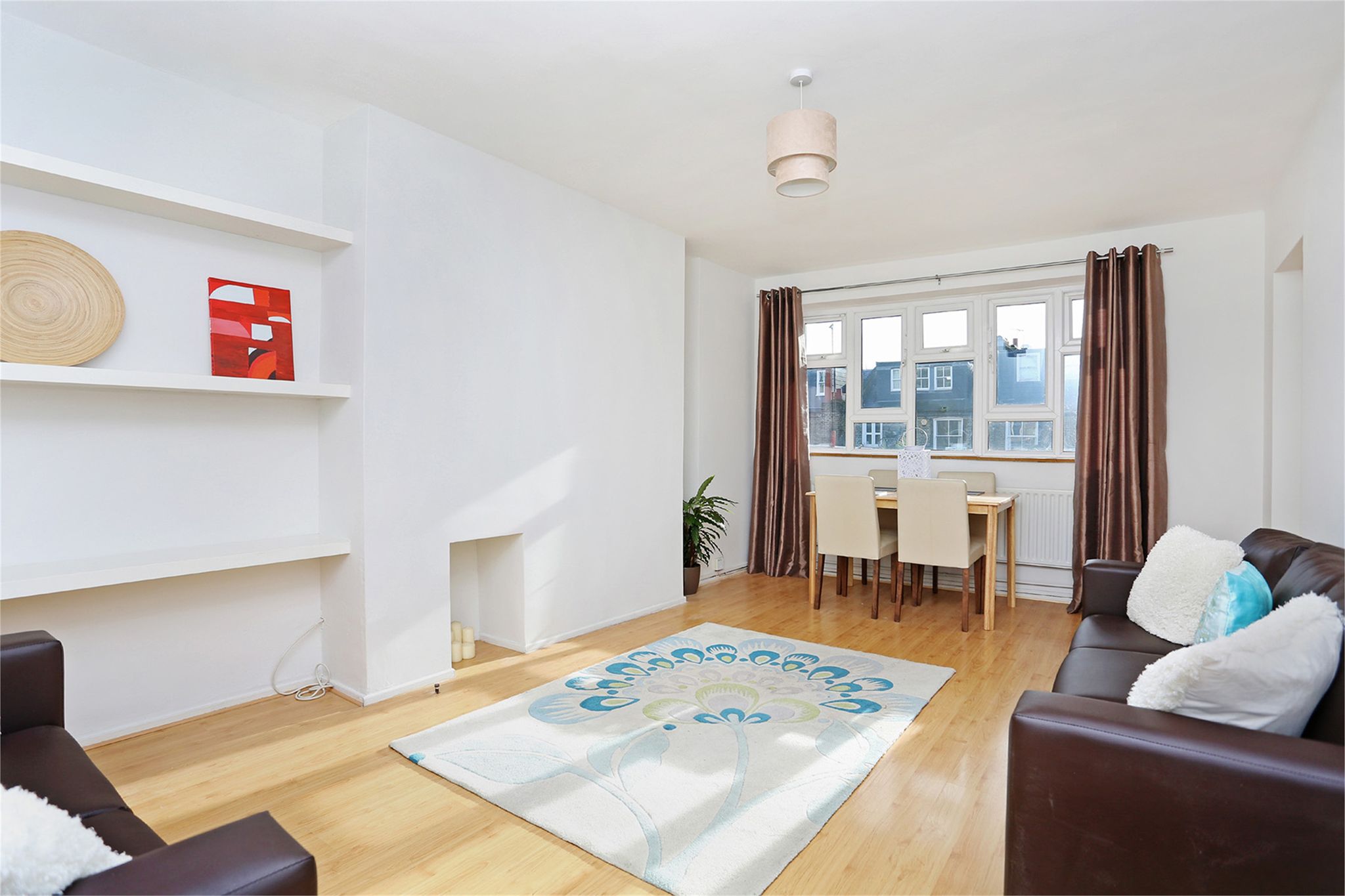 Flat Benbow Road in Greater London