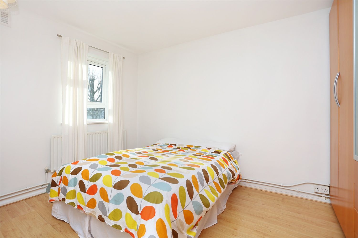 Flat Benbow Road in Greater London