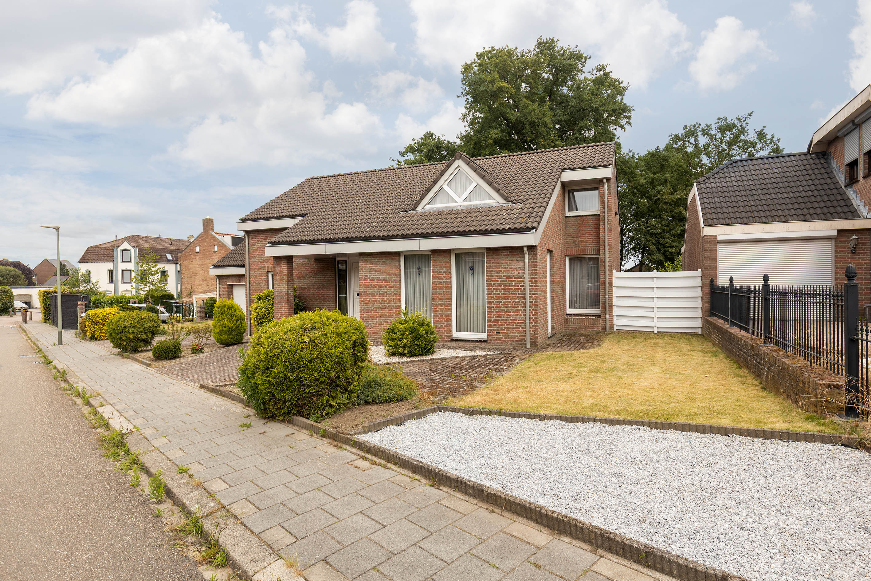 Vrijstaande woning te koop: Julianastraat 1, Schinveld