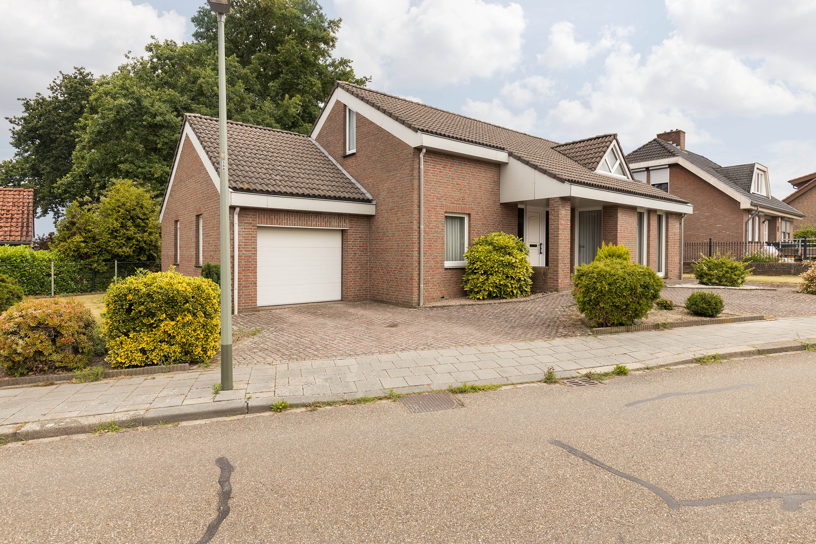 Vrijstaande woning te koop: Julianastraat 1, Schinveld