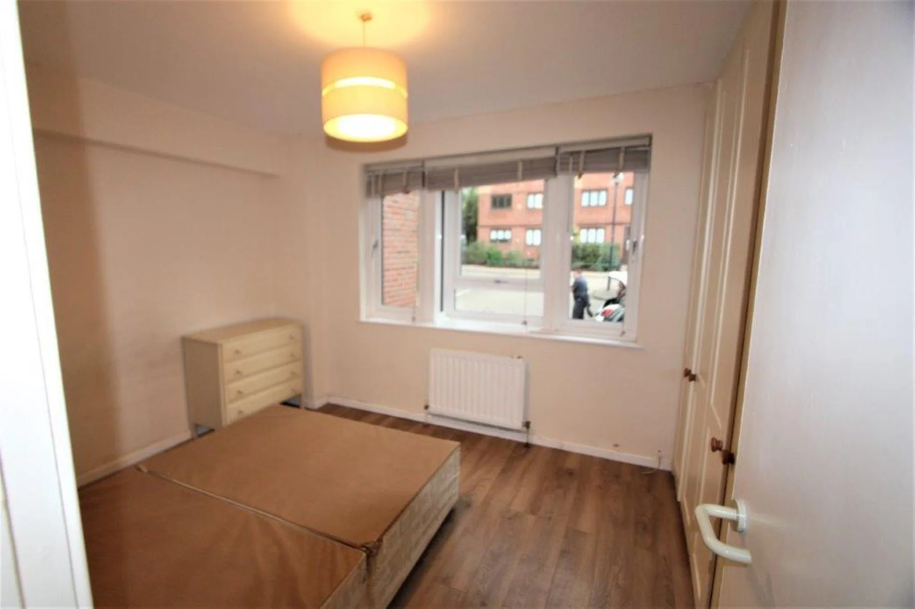 Flat Leerdam Drive in Greater London
