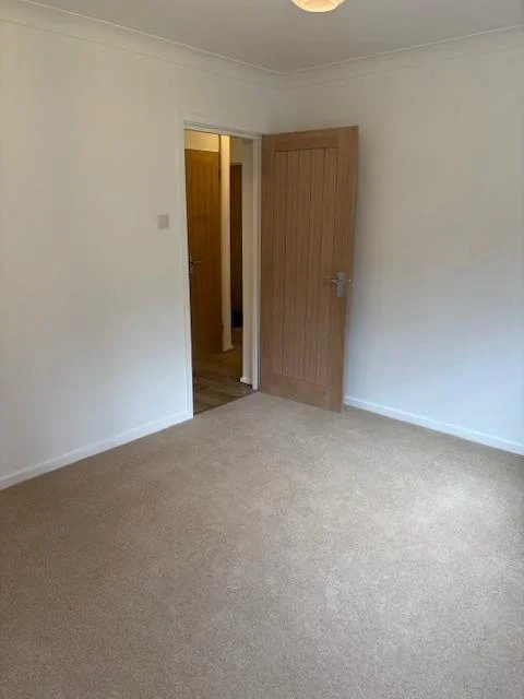 Flat Oakdene Road in Reigate and Banstead