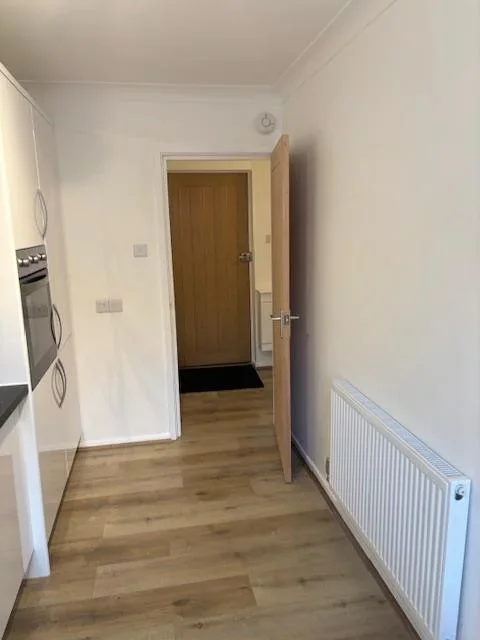 Flat Oakdene Road in Reigate and Banstead