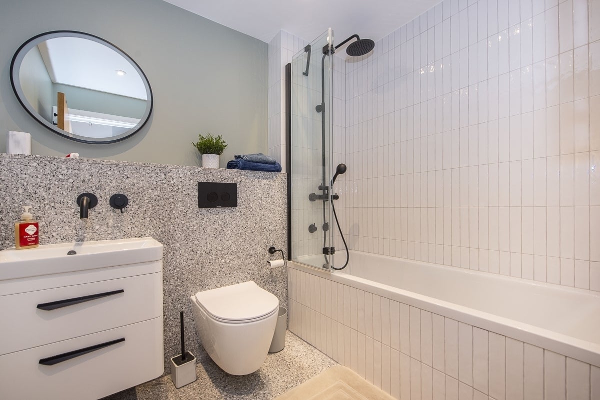 Flat Charter Quay in Greater London