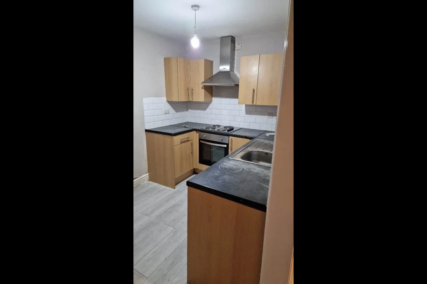 Room Castleton Road in Greater London