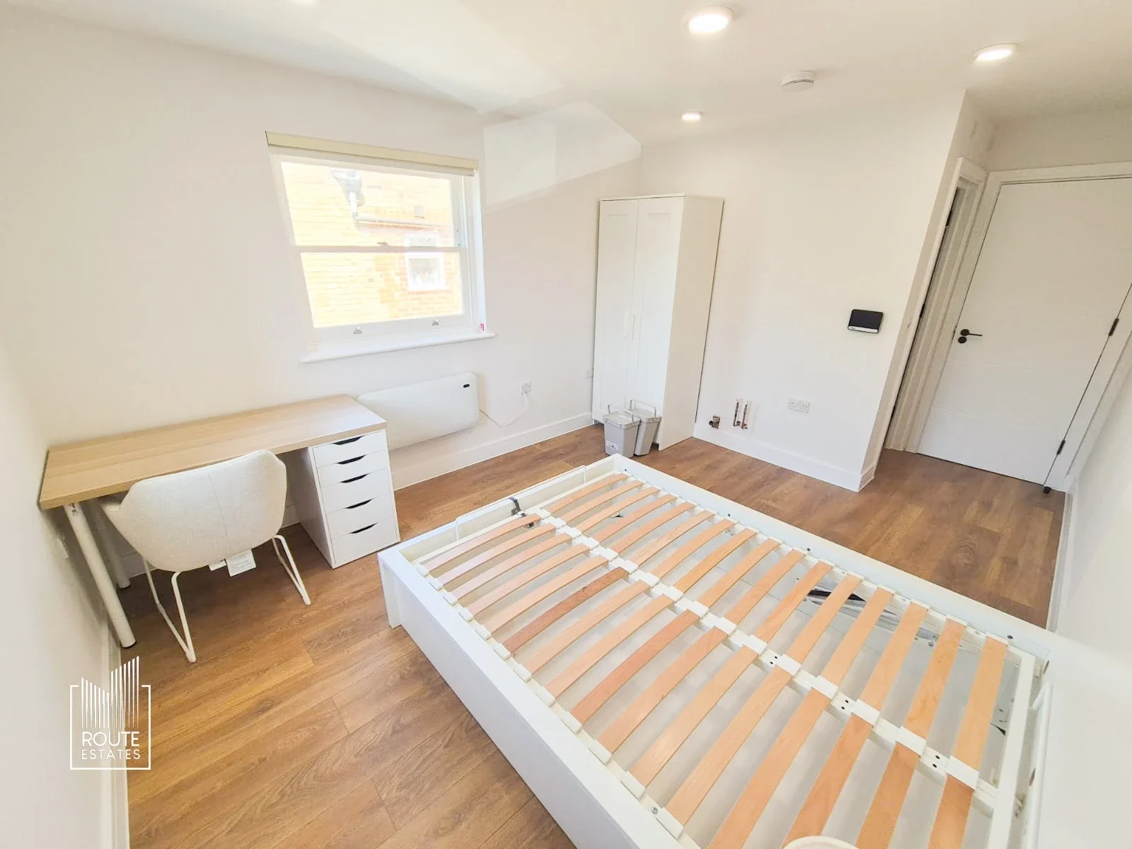 Room Park Road in Greater London