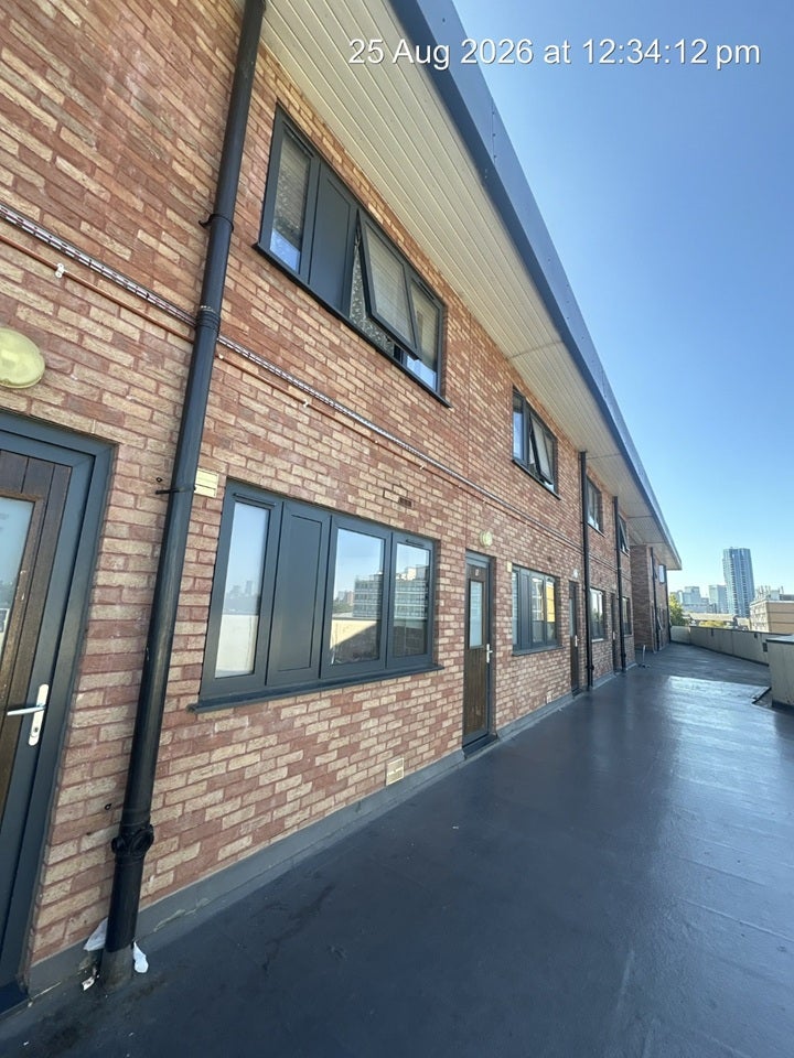 Flat Barking Road in Greater London