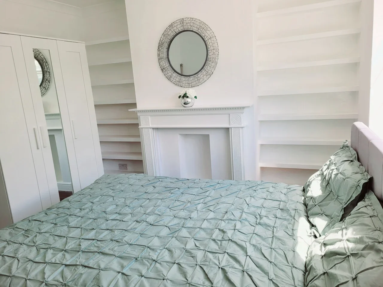 Room Walton Gardens in Greater London