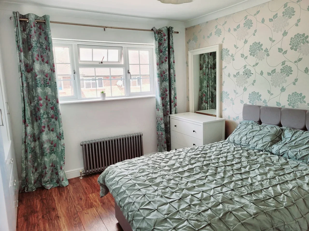 Room Walton Gardens in Greater London