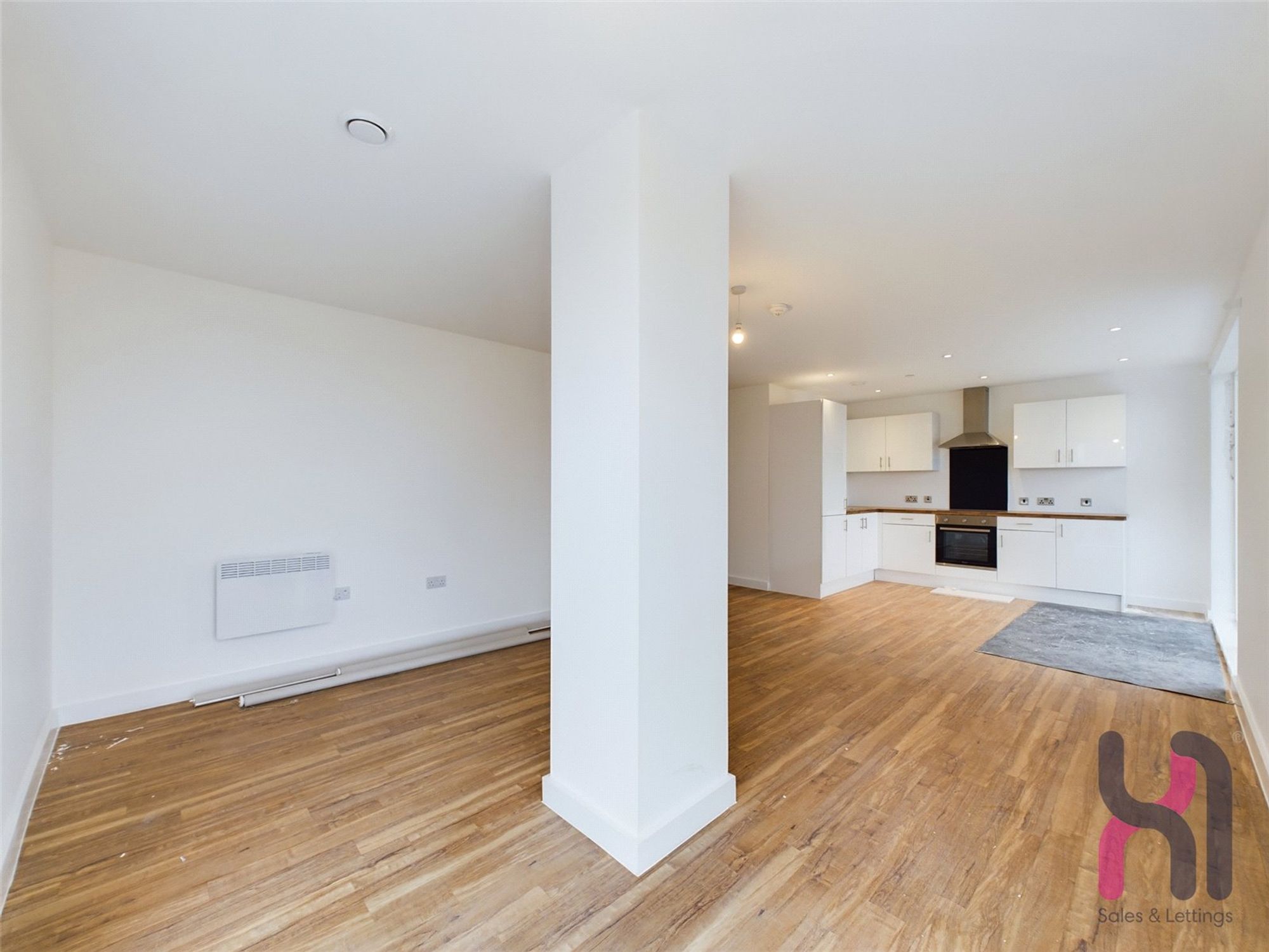 Flat Pomona Strand in Trafford