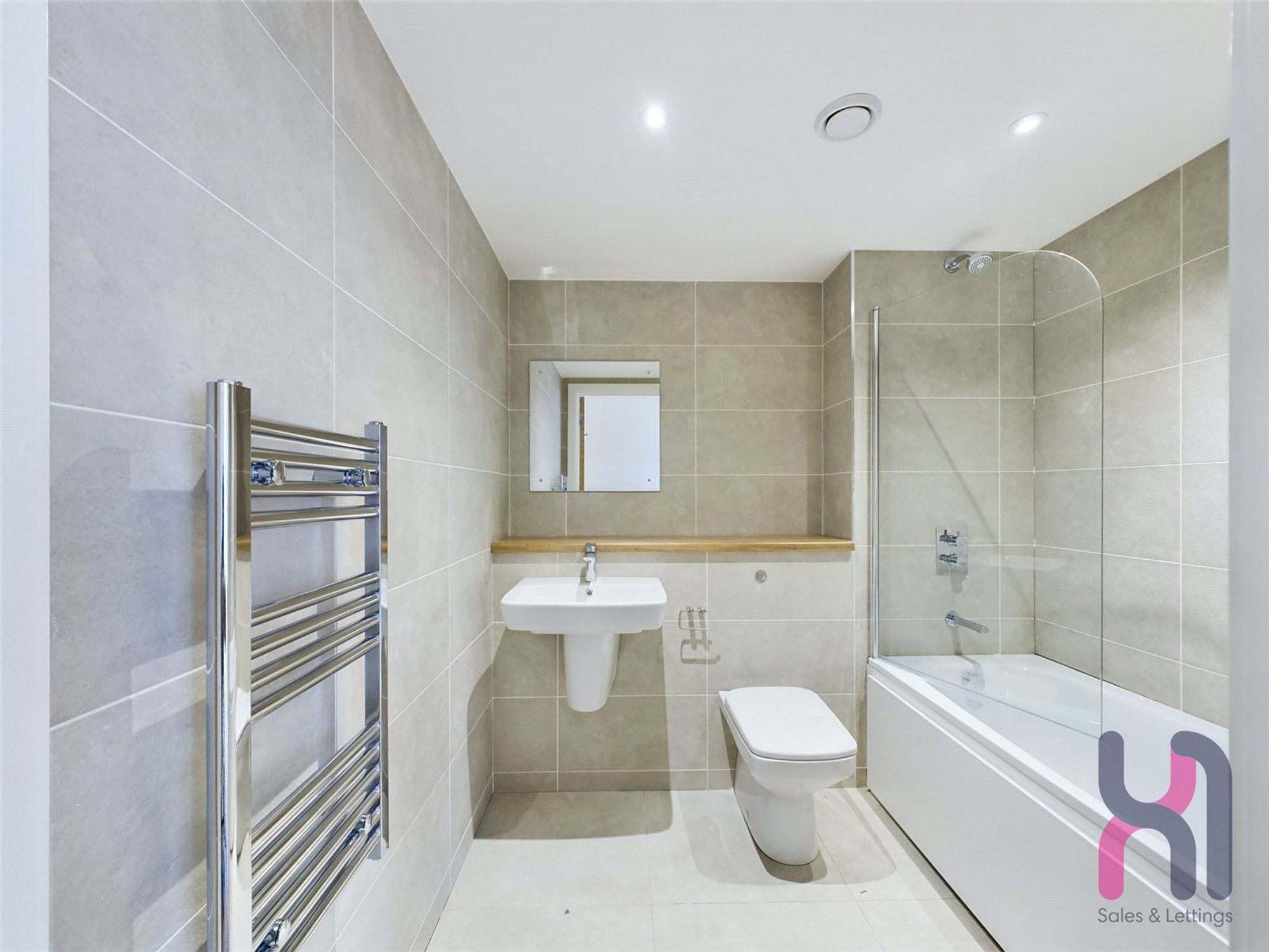 Flat Pomona Strand in Trafford