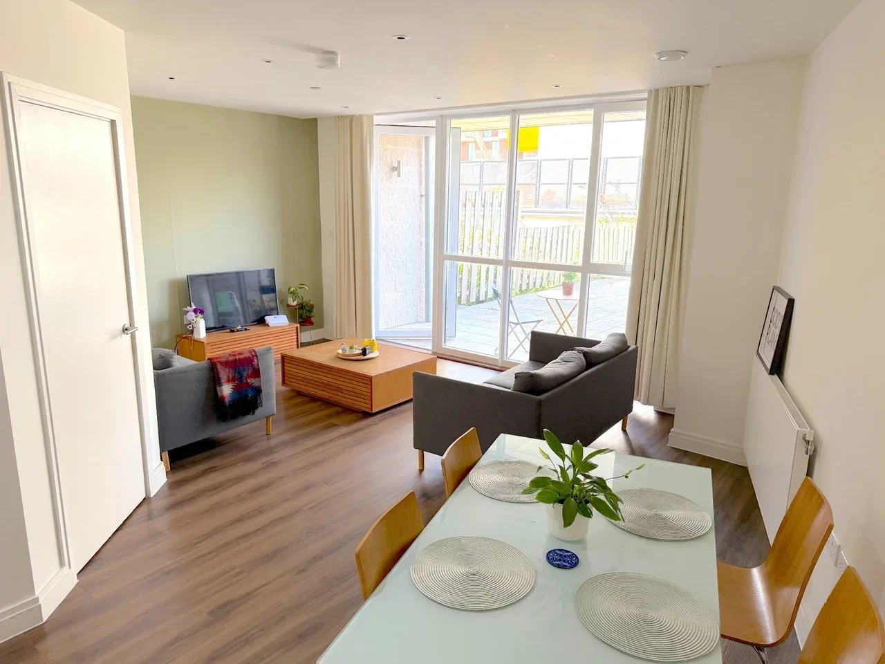 Room Blyth Road in Greater London