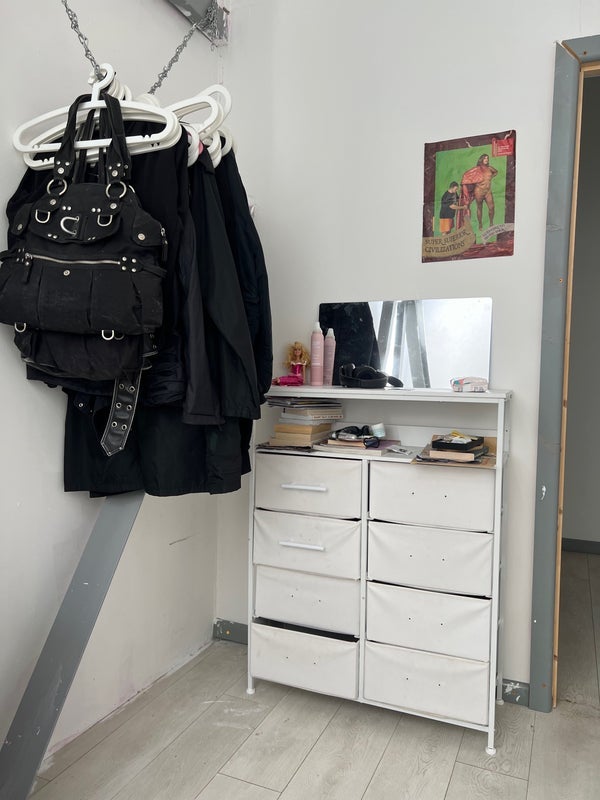 Room Wapping High Street in Greater London