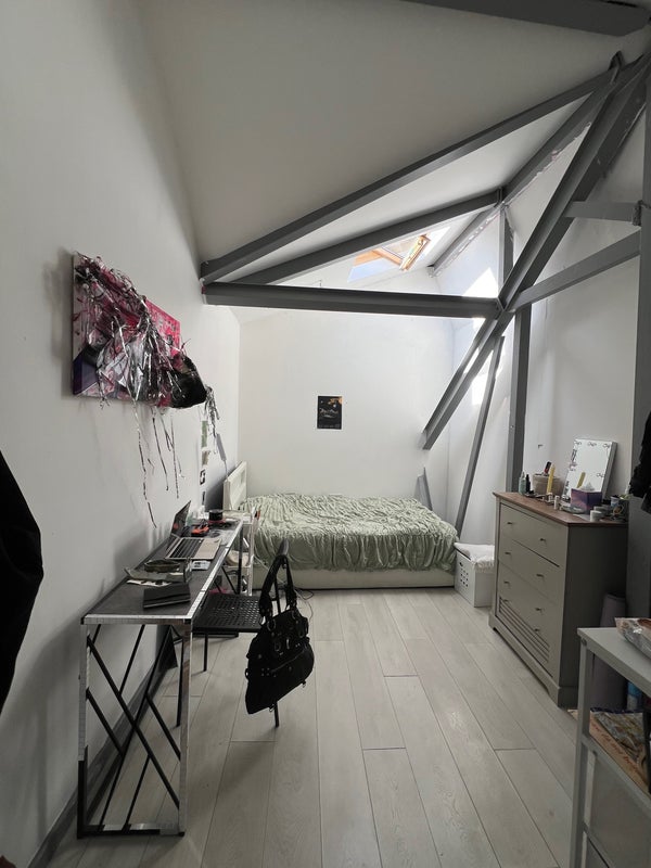Room Wapping High Street in Greater London