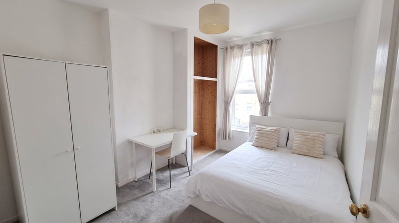 Room York Road in Bristol