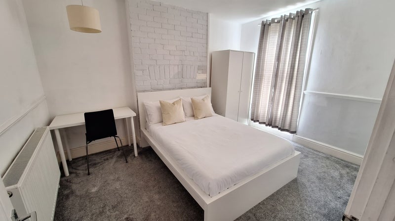 Room York Road in Bristol